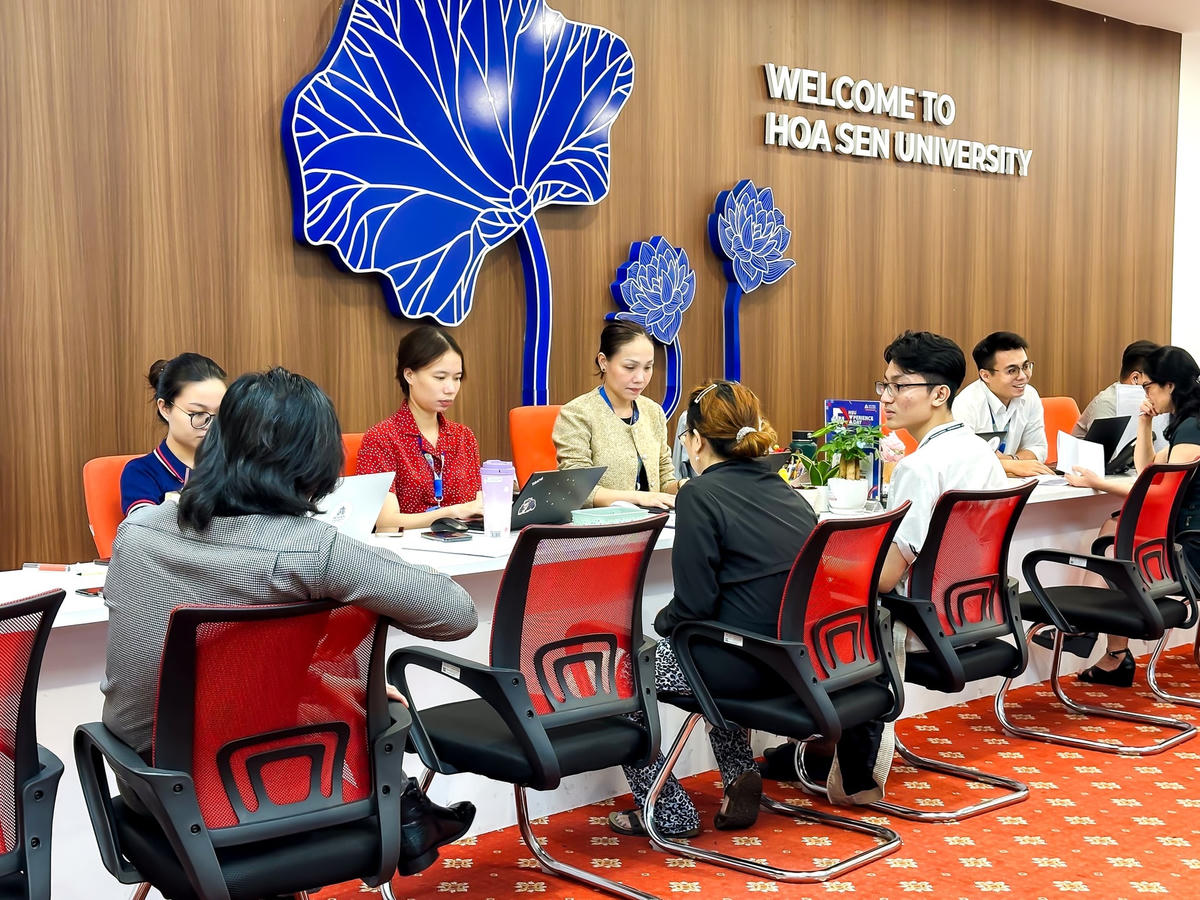 Thí sinh xet tuyen tại HSU