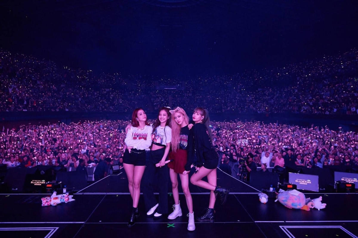 Concert của BlackPink luôn được săn đón dù chất lượng không quá tốt.