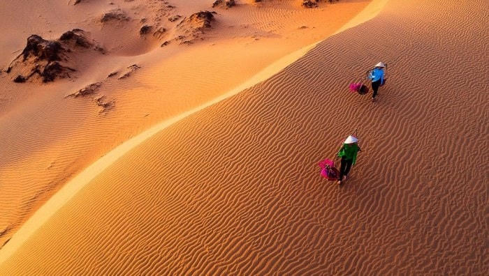 Đồi cát đỏ Mũi Né (Bình Thuận).