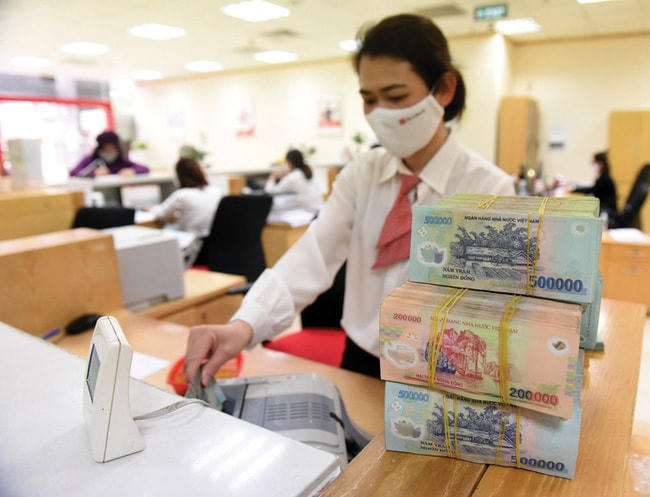 Các ngân hàng đang tăng lãi suất huy động.
