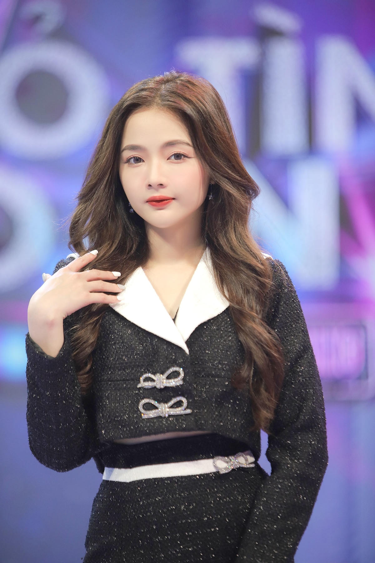 Tuy nhiên, “hot girl ảnh thẻ” Lan Hương mới chính là người mà Phan Trường đến tìm. Ảnh: Perfect Universe.  