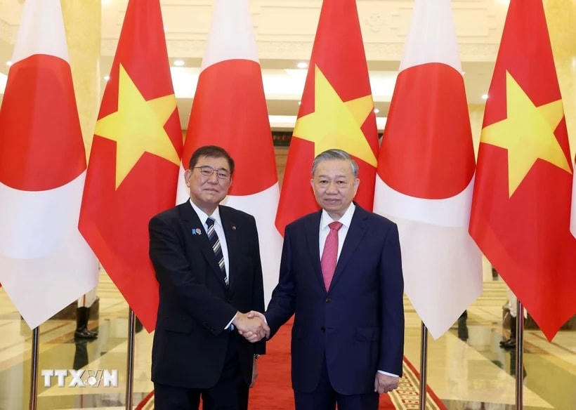 Tổng Bí thư Tô Lâm và Chủ tịch đảng Dân chủ Tự do, Thủ tướng Nhật Bản Ishiba Shigeru. (Ảnh: Thống Nhất/TTXVN)