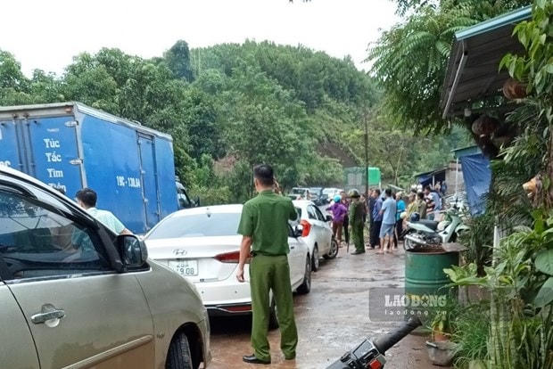 Hiện trường xảy ra vụ án mạng nghiêm trọng tại Hòa Bình. (Nguồn: Lao Động).