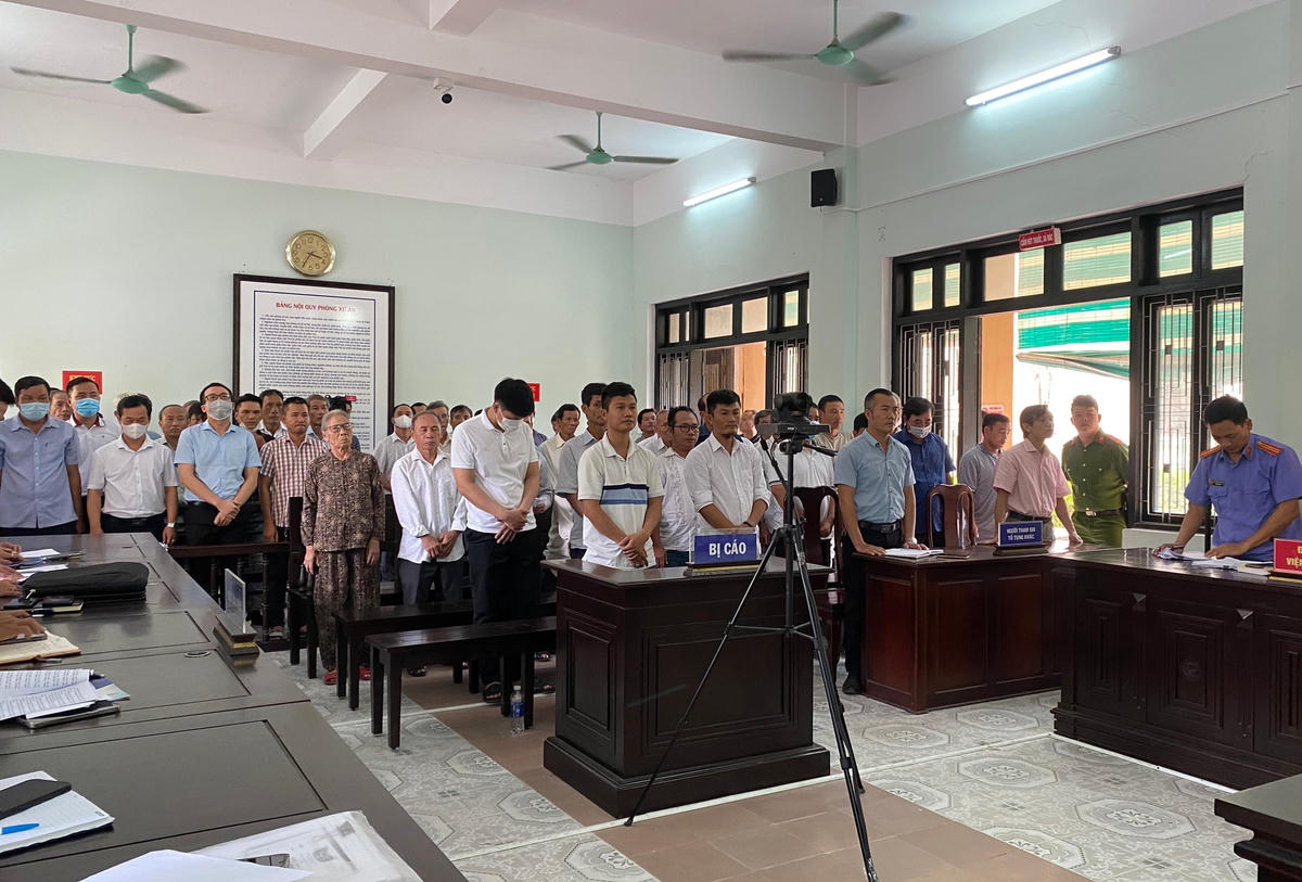 Các bị cáo tại phiên toà ngày 4/8. Ảnh: N.M.