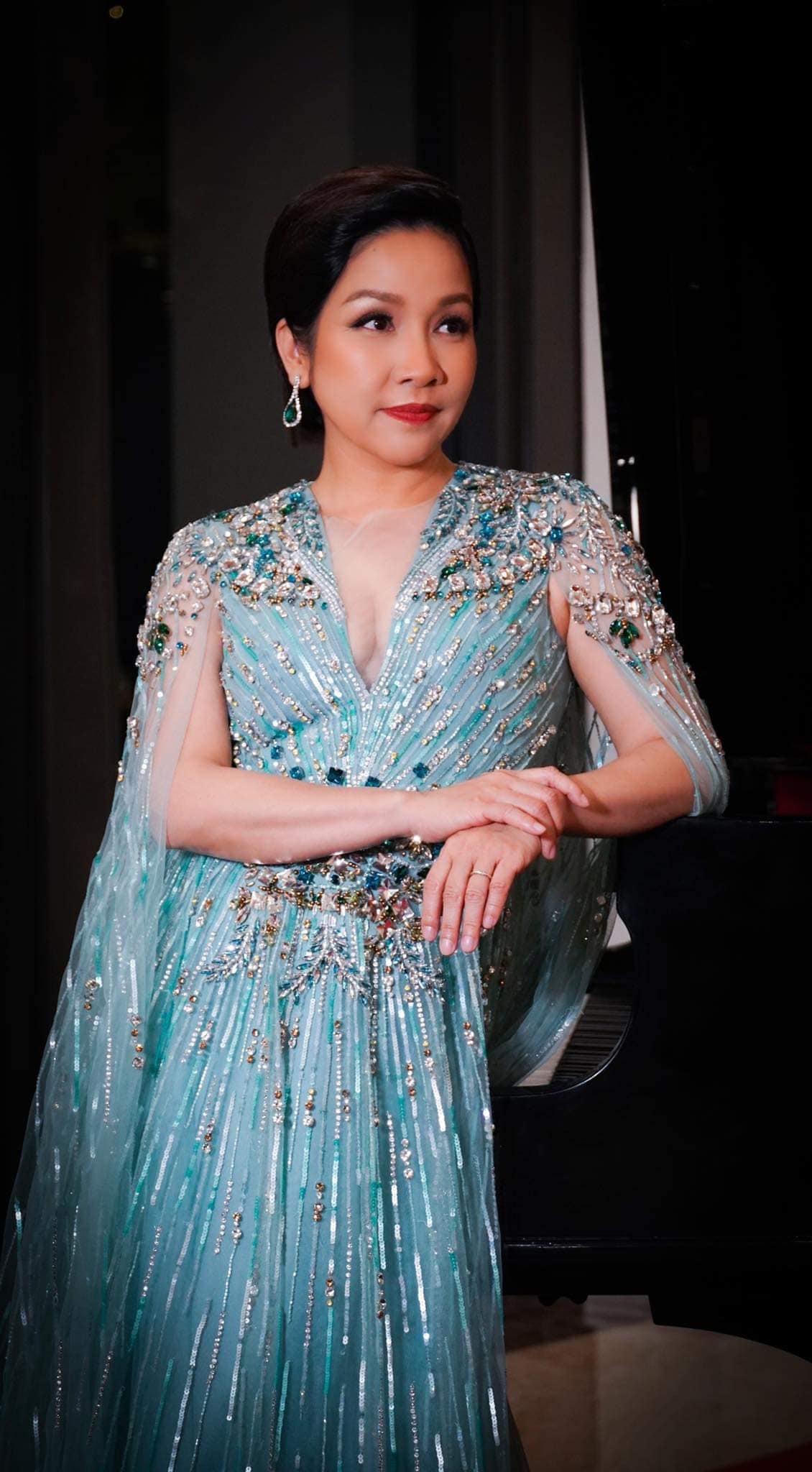 Diva Mỹ Linh.