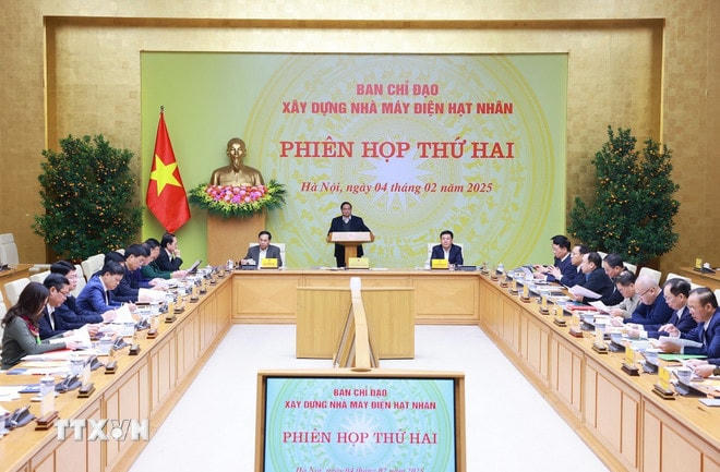 Thủ tướng Phạm Minh Chính chủ trì Phiên họp thứ hai Ban Chỉ đạo xây dựng nhà máy điện hạt nhân. (Ảnh: Dương Giang/TTXVN) ttxvn-thu-tuong-dien-hat-nhan-3.jpg
