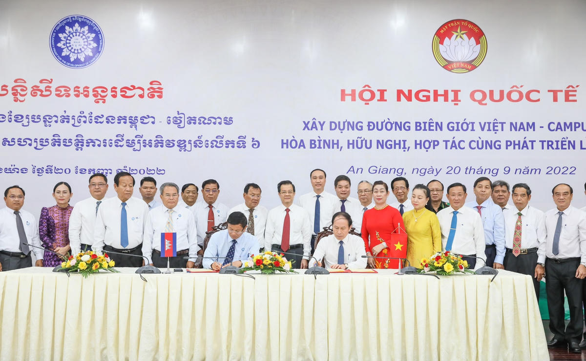 Xây dựng đường biên giới Việt Nam – Campuchia hòa bình, hữu nghị, hợp tác cùng phát triển