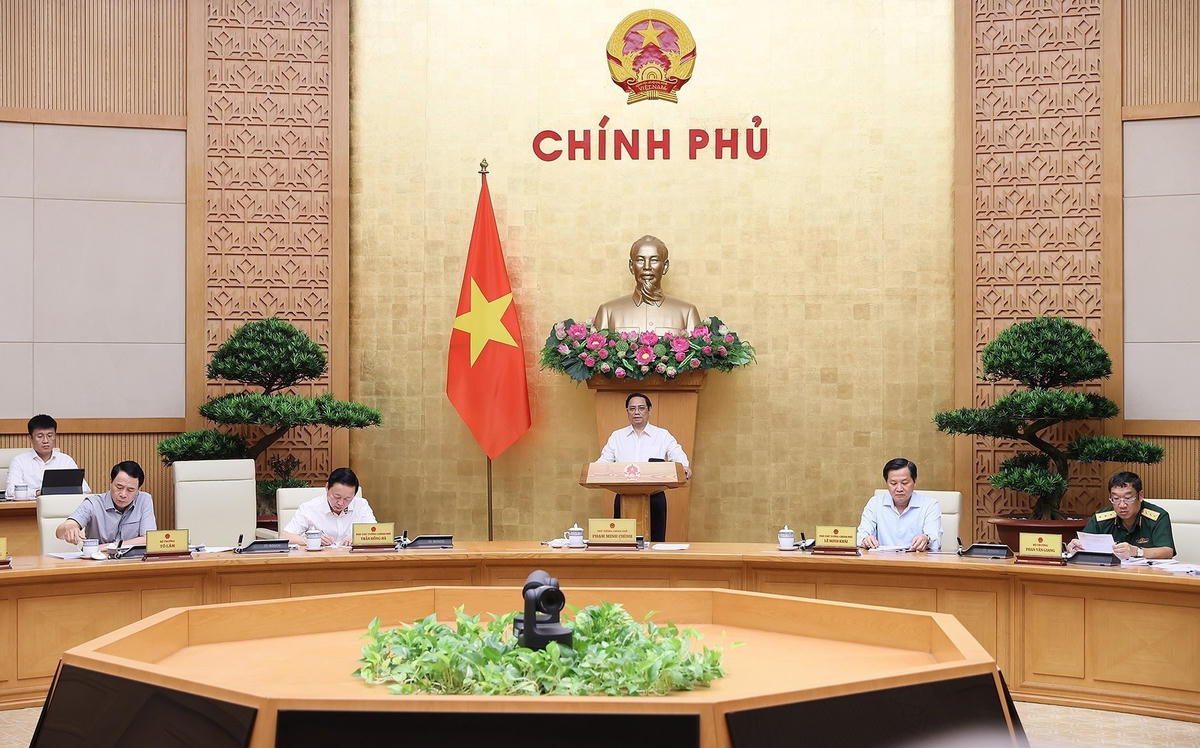 Thủ tướng Phạm Minh Chính chủ trì phiên họp chuyên đề xây dựng pháp luật tháng 7/2023. Ảnh: VGP.