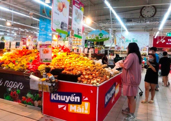 Người dân và doanh nghiệp hưởng lợi trong chính sách giảm thuế VAT.