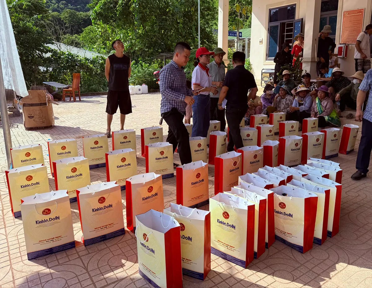 Một số hình ảnh trong hành trình thiện nguyện tại xã Nhôn Mai.