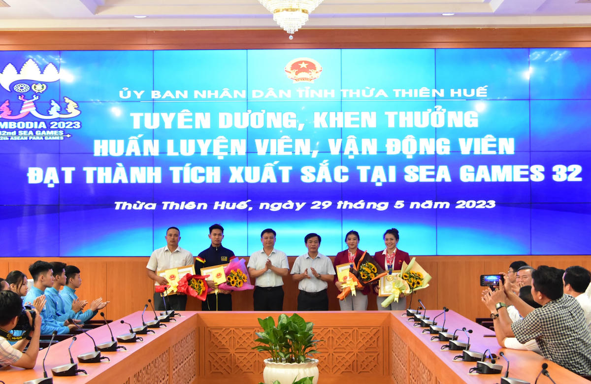 Tỉnh Thừa Thiên - Huế tuyên dương, khen thưởng các HLV, VĐV đạt thành tích xuất sắc tại SEA Game 32.