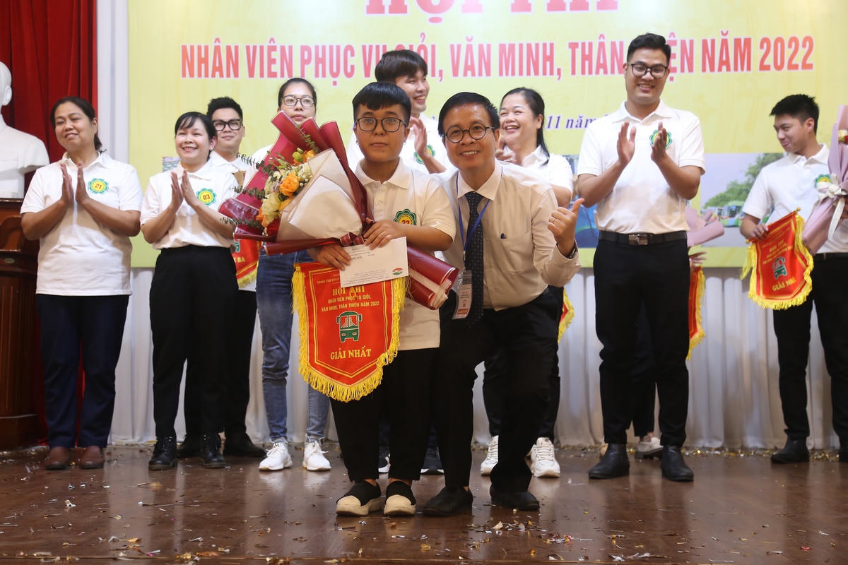 Phụ xe Nguyễn Thị Nhung của Công ty TNHH Du lịch Dịch vụ Xây dựng Bảo Yến đạt giải Nhất.
