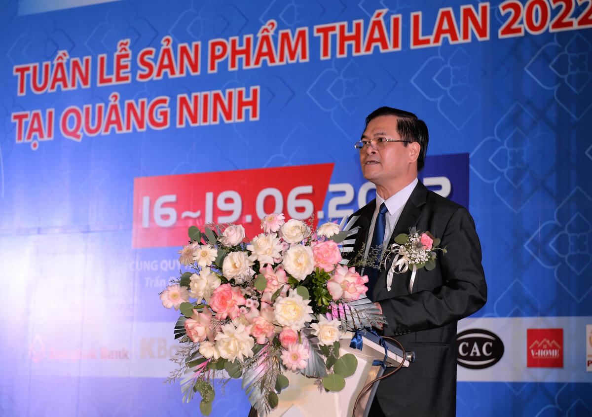 Phó Chủ tịch UBND tỉnh Quảng Ninh Bùi Văn Khắng phát biểu tại Lễ khai mạc.