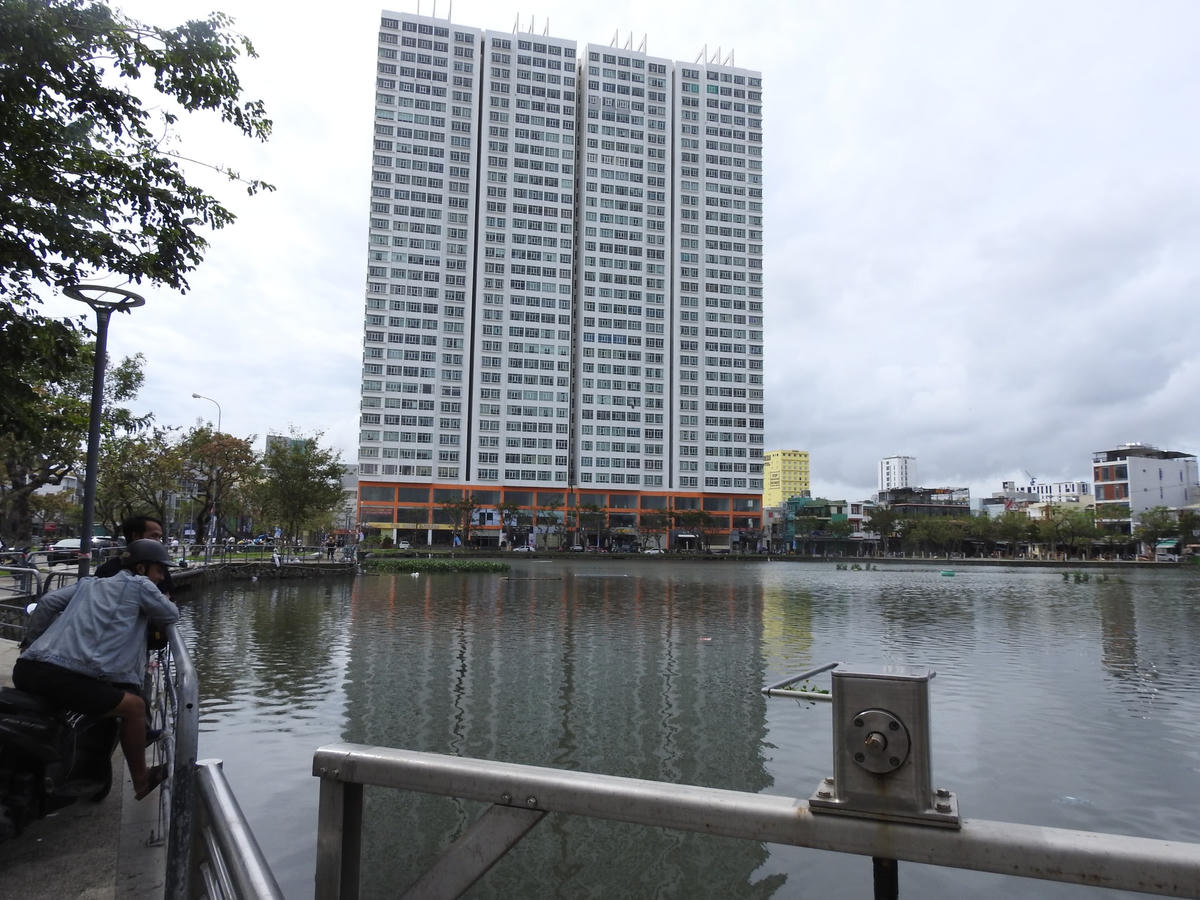 Đà Nẵng: Hầm chui 118 tỷ được giải cứu bằng máy bơm