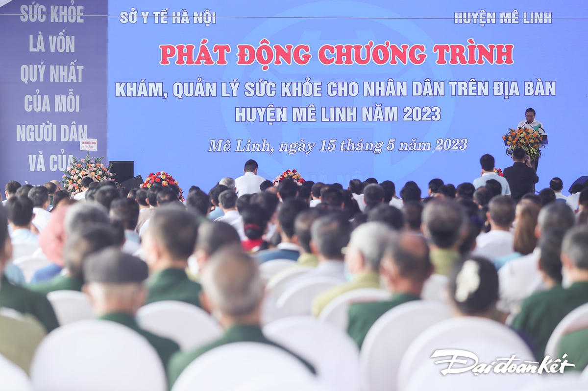 Người dân sinh sống tại huyện Mê Linh đã đến khám sức khoẻ và tham dự Lễ phát động.