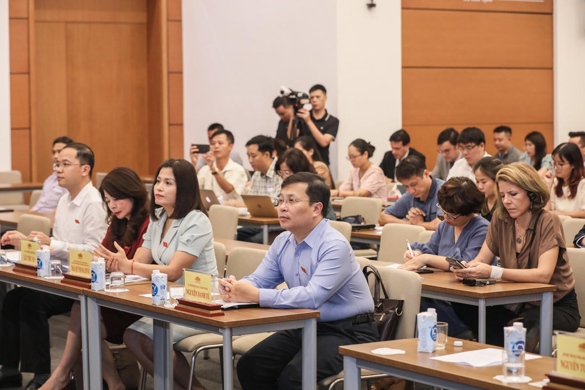 Các đại biểu và phóng viên trong nước và quốc tế tham dự buổi họp báo (Ảnh: Quang Vinh)
