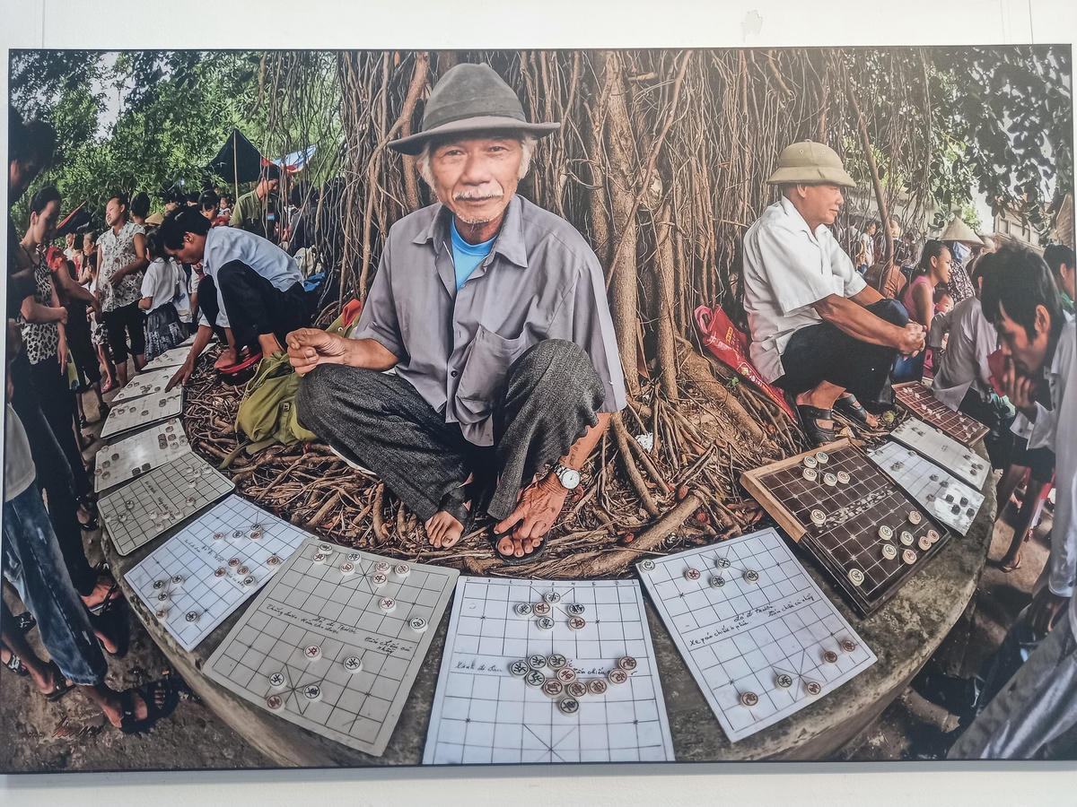 Tác phẩm "Thách cờ" của tác giả Nguyễn Văn Vũ.