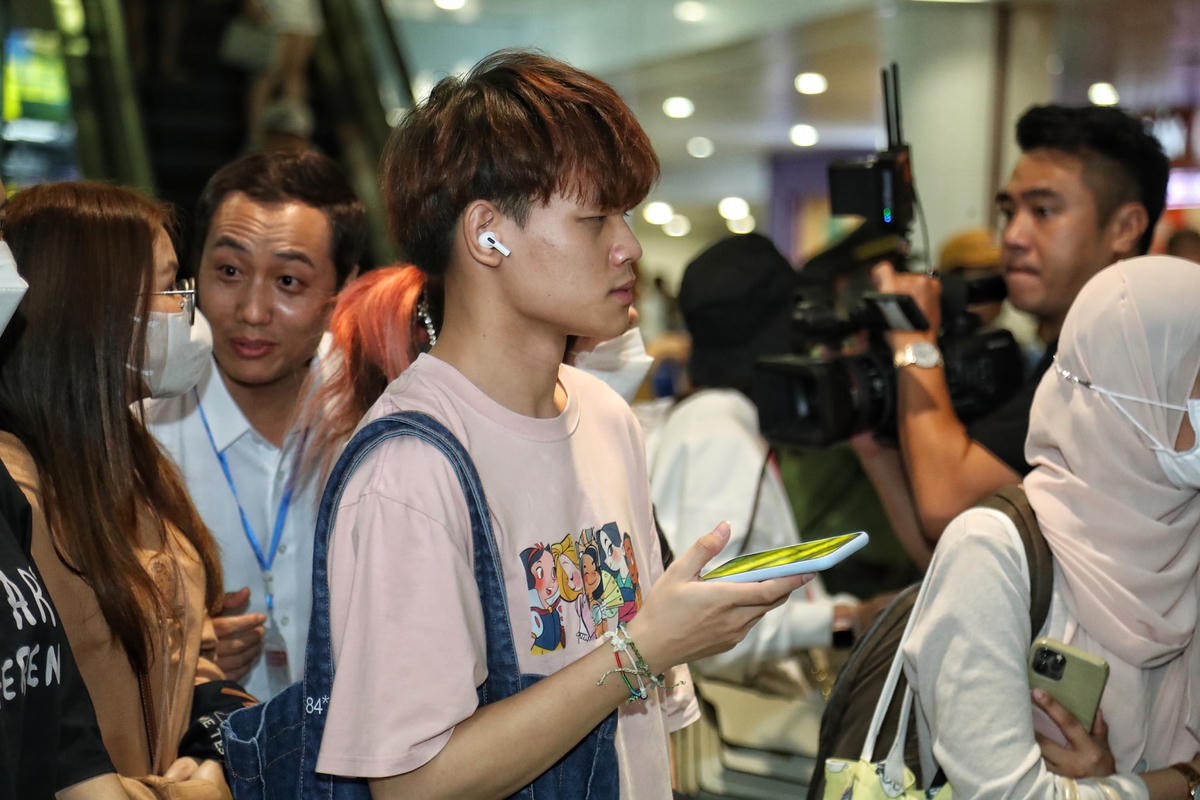 Nhóm BlackPink có mặt tại sân bay Nội Bài