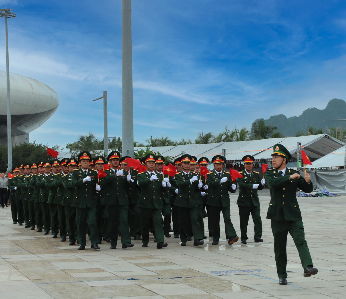 Từ nhiều ngày qua, các lực lượng đã tích cực tập luyện với tinh thần nghiêm túc, hăng say để góp phần làm nên thành công của sự kiện kỷ niệm trọng đại.