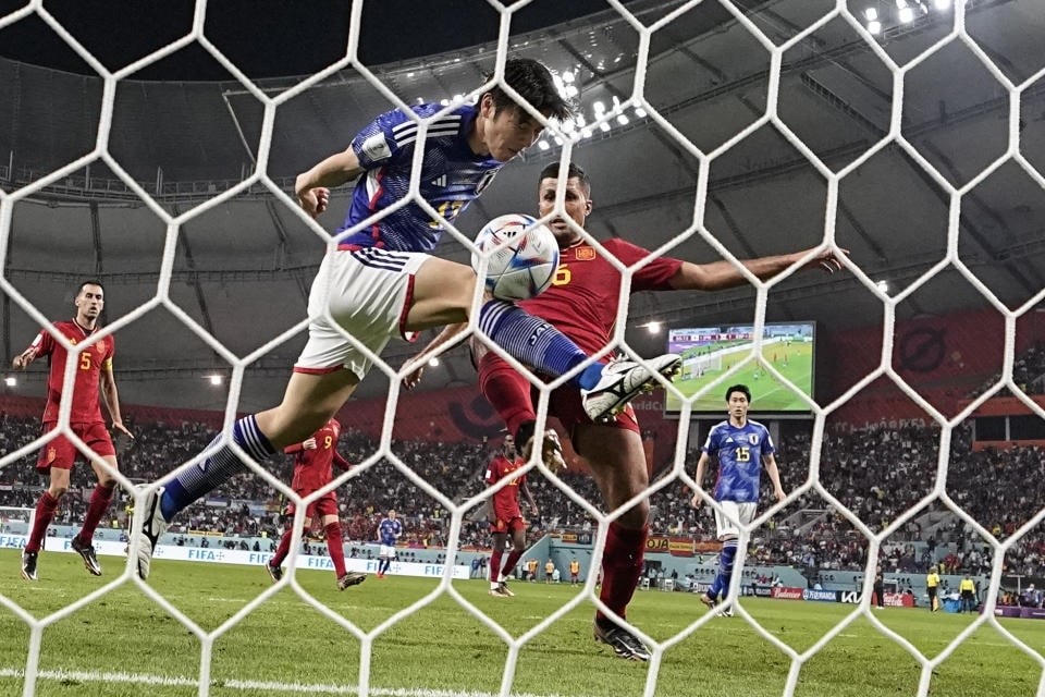 Theo TTXVN, Ao Tanaka đã ghi bàn thắng để đời khi giúp Nhật Bản đánh bại Tây Ban Nha 2-1, qua đó giúp đội nhà giành vé đi tiếp với ngôi đầu bảng. (Nguồn: Getty Images).