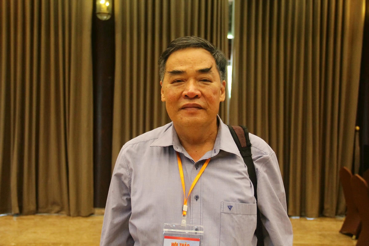 anh-tren-ben-phai.jpg