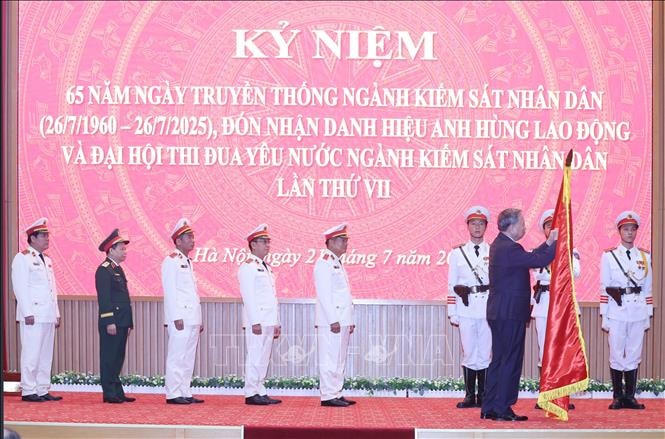 Tổng Bí thư Tô Lâm: Ngành kiểm sát nhân dân góp phần kiến tạo xã hội kỷ cương, công bằng, dân chủ, văn minh- Ảnh 3. Tổng Bí thư Tô Lâm: Ngành kiểm sát nhân dân góp phần kiến tạo xã hội kỷ cương, công bằng, dân chủ, văn minh- Ảnh 3.