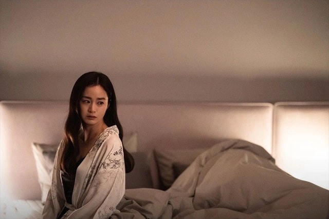 Tạo hình của Kim Tae Hee gây chú ý với khán giả. 