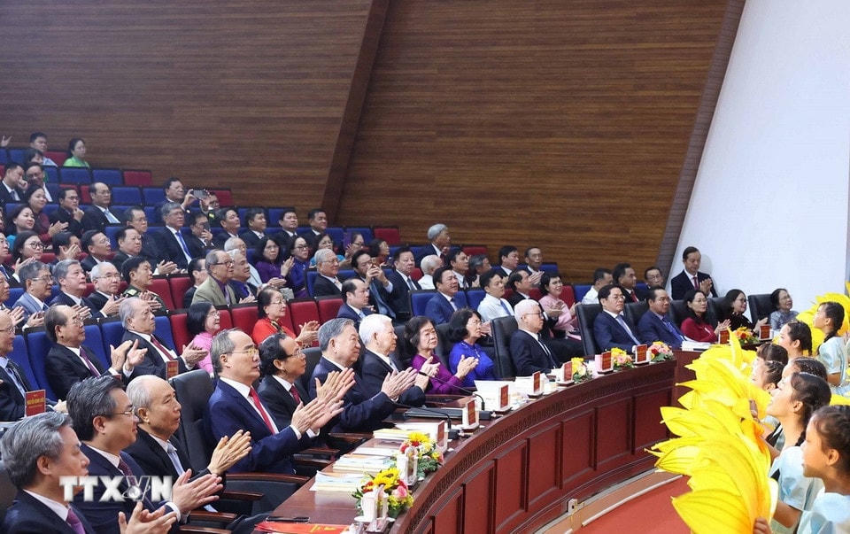 Tổng Bí thư Tô Lâm và các đồng chí lãnh đạo, nguyên lãnh đạo Đảng, Nhà nước dự lễ công bố. (Ảnh: Thống Nhất/TTXVN)