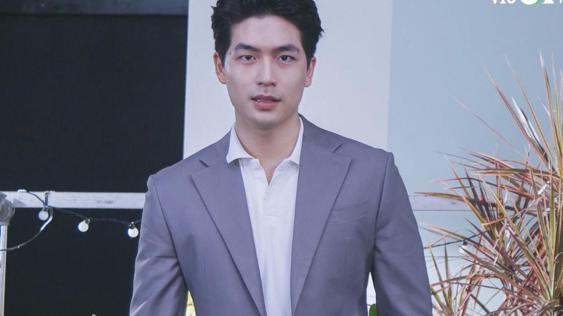 Tạo hình của diễn viên Quốc Anh.
