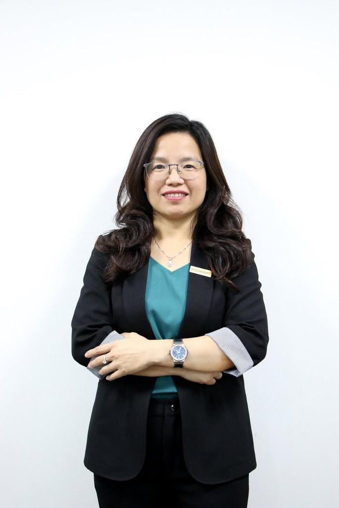 Bà Lê Thị Bích Phượng, Phó Tổng Giám đốc ABbank sẽ đảm nhận nhiệm vụ và quyền hạn của Tổng Giám đốc ABbank.