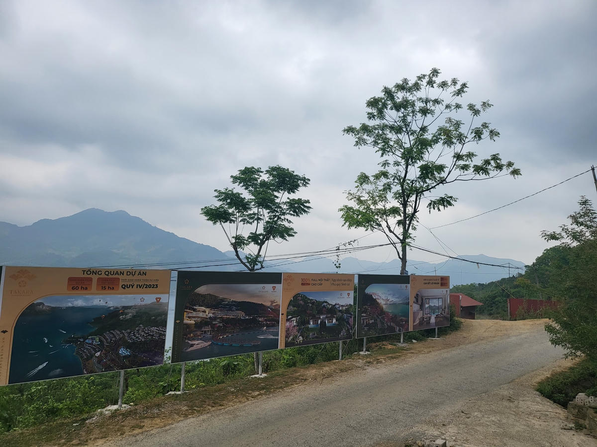 Biển quảng cáo giới thiệu về dự án.