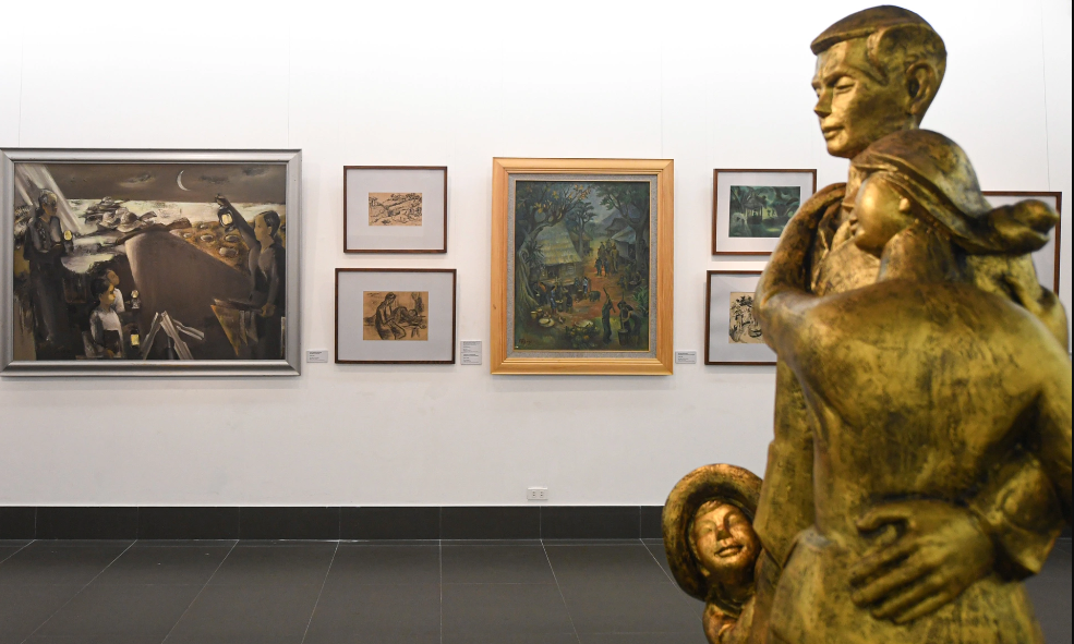 Một góc triển lãm “Còn mãi với thời gian”.