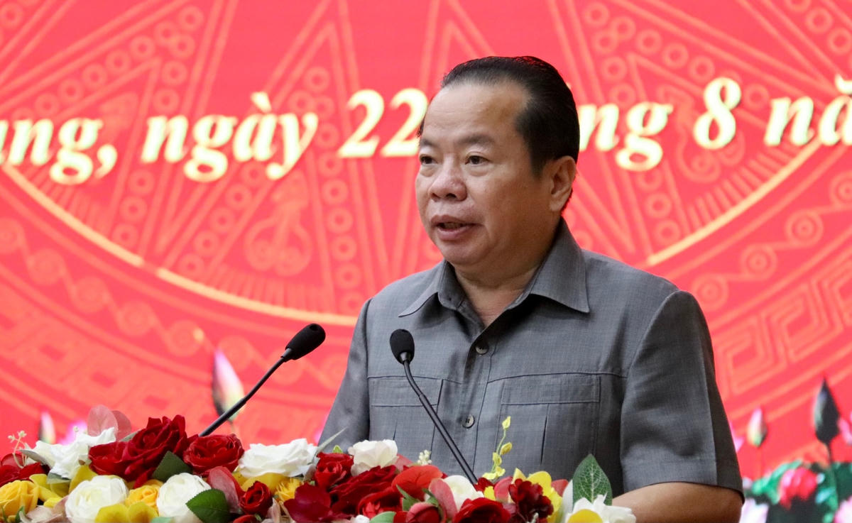 Phó Bí thư Thường trực Tỉnh uỷ Kiên Giang Mai Văn Huỳnh phát biểu tại hội nghị. 