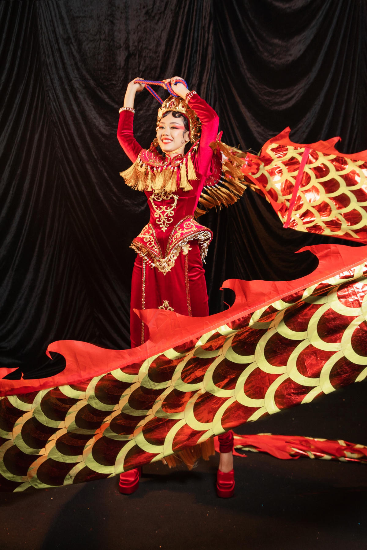 Trang phục Vũ khúc thiên long. 