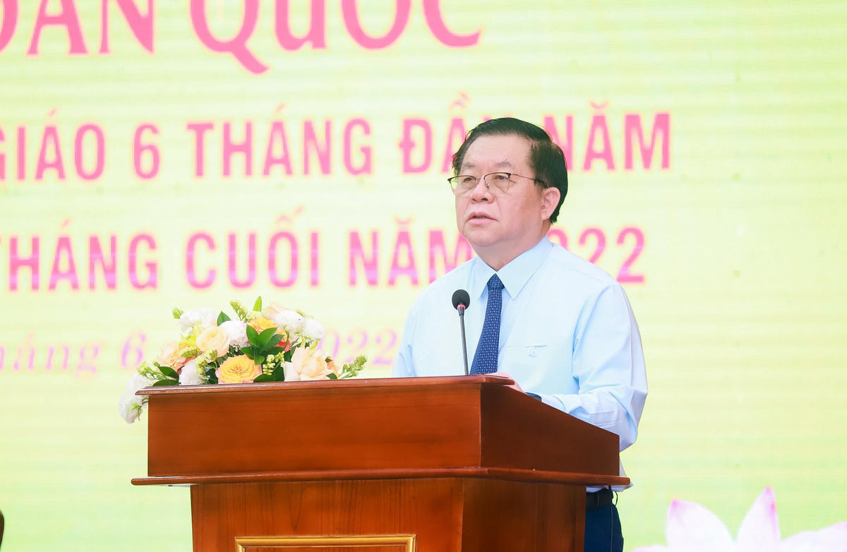 Ông Nguyễn Trọng Nghĩa, Trưởng Ban Tuyên giáo Trung ương phát biểu chỉ đạo tại Hội nghị.