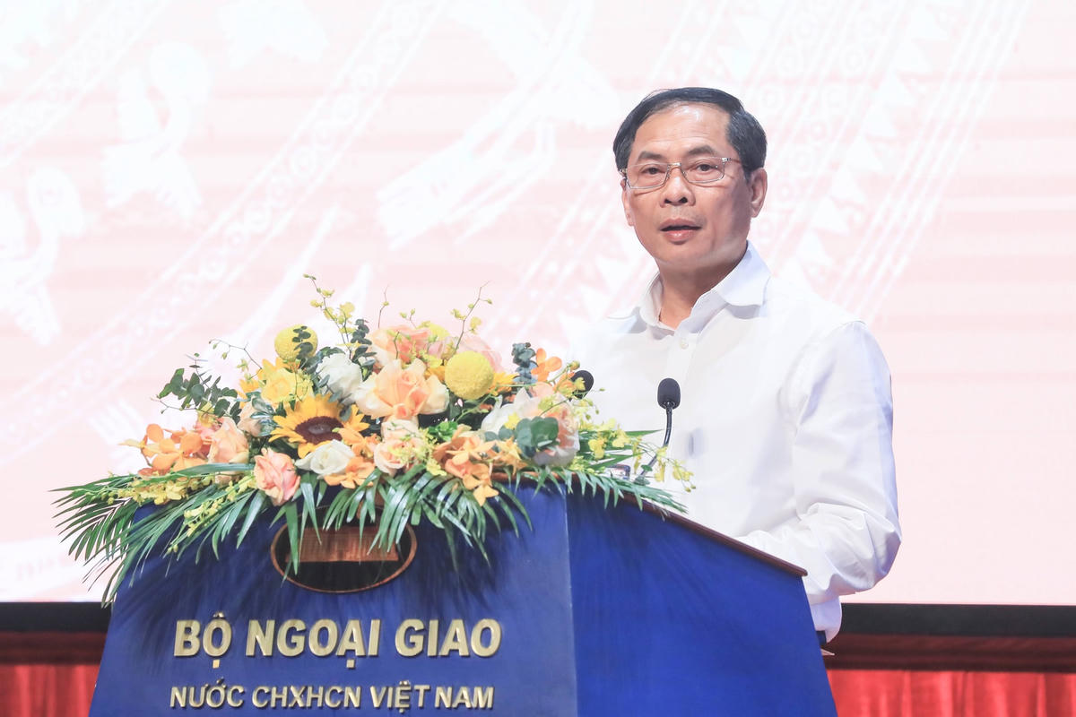 Bộ trưởng Bộ Ngoại giao Bùi Thanh Sơn kết luận hội nghị. (Ảnh: Quang Vinh).