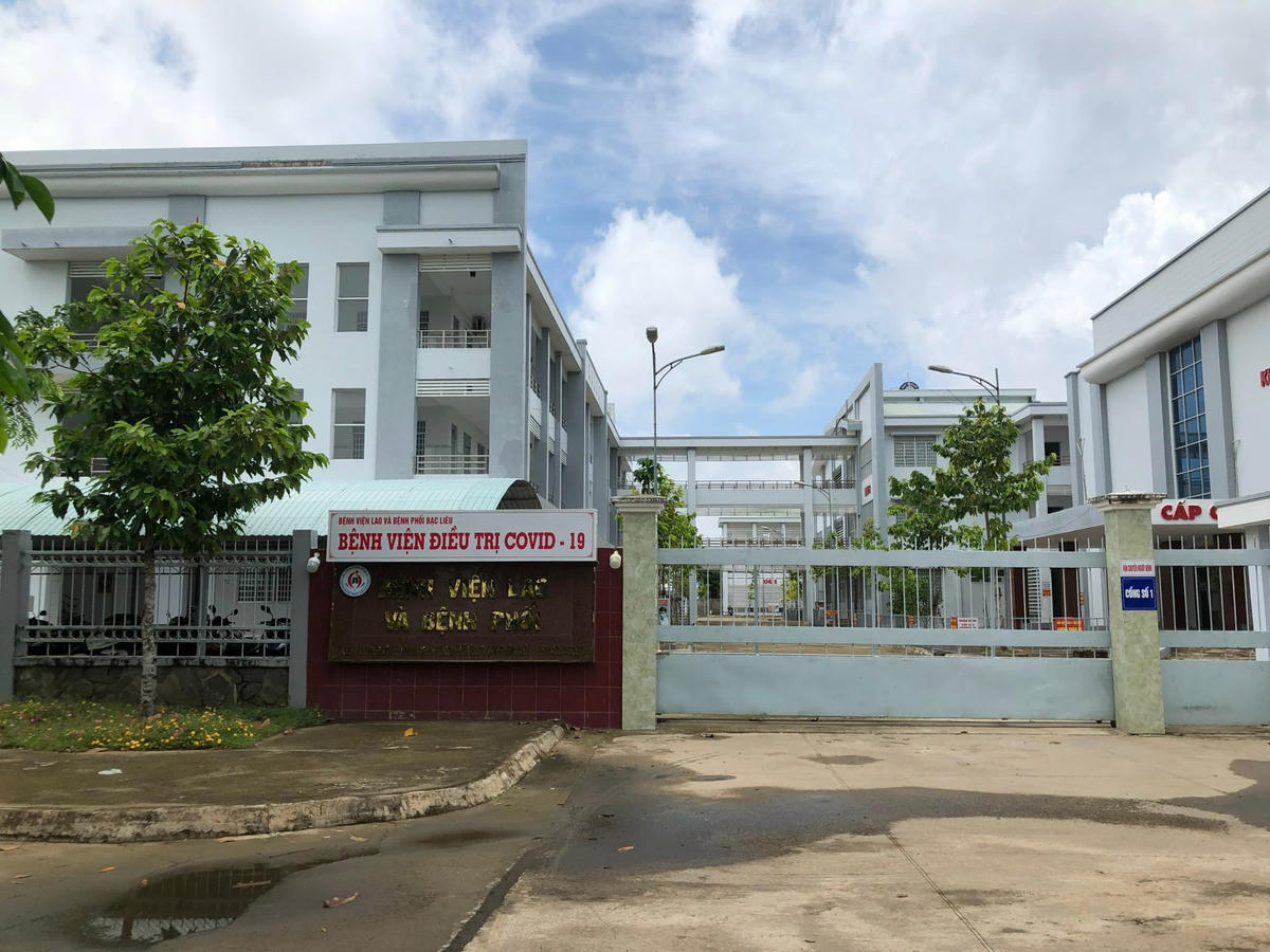 Bệnh viện Lao và bệnh phổi Bạc Liêu được xây dựng với kinh phí lên đến hơn 200 tỷ đồng thế nhưng sau hơn một năm hoàn thành và đưa vào sử dụng không tiếp nhận một bệnh nhân nào.