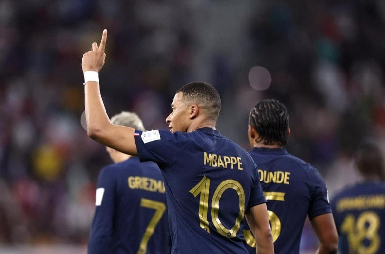 Mbappe lập cú đúp đưa Pháp vào tứ kết World Cup 2022