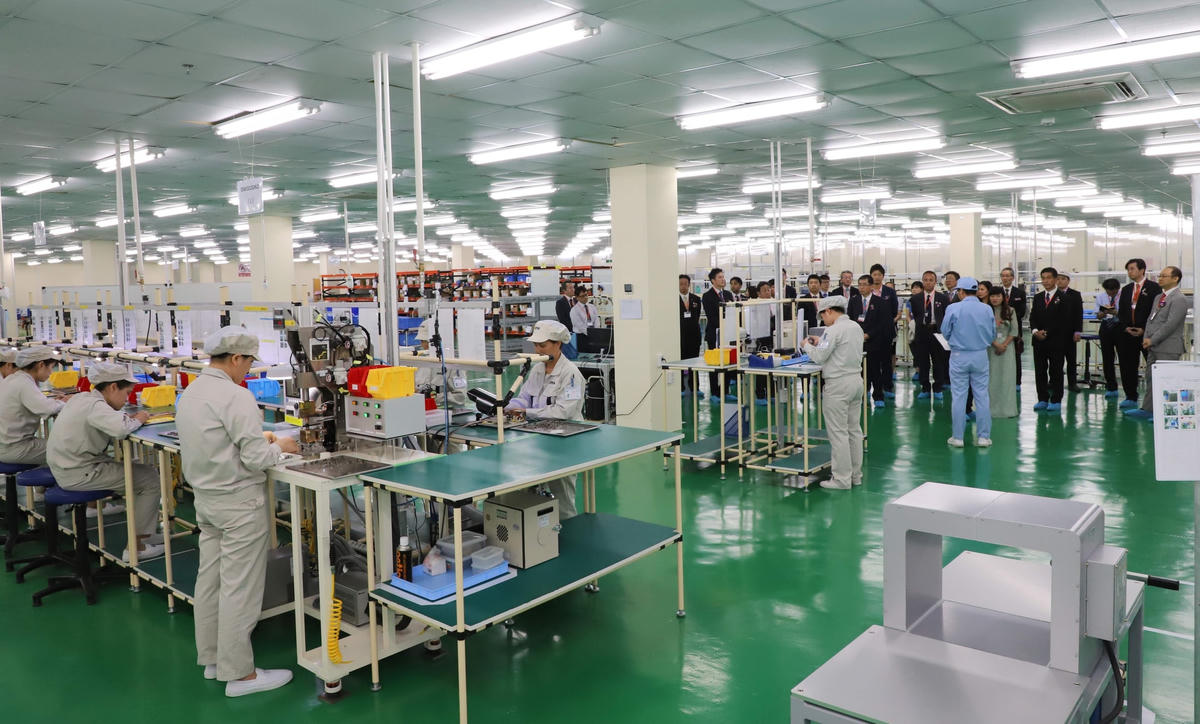 Các nhà đầu tư nước ngoài vẫn luôn quan tâm và coi Việt Nam là điểm đến đầu tư an toàn. Ảnh: Quang Vinh