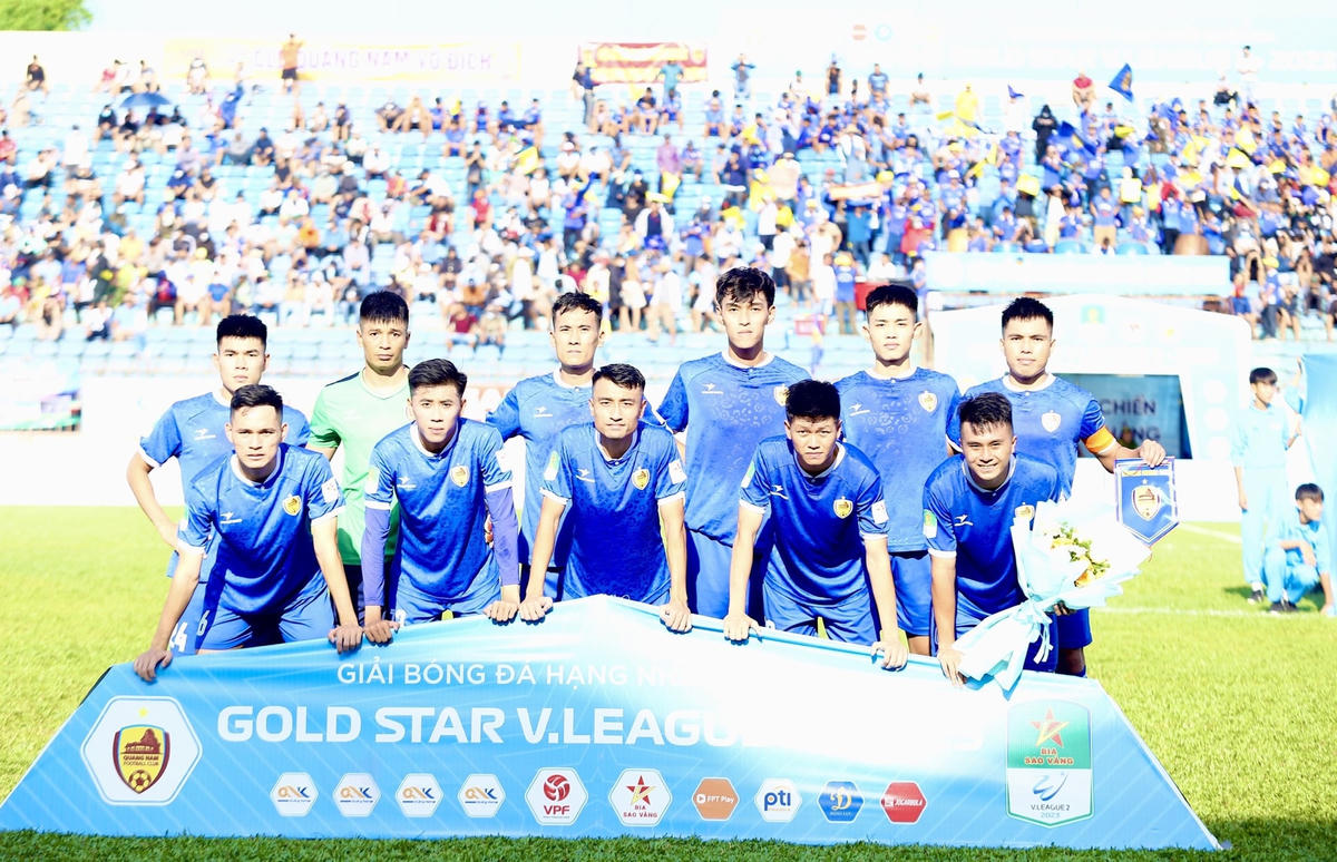 Đội hình ra sân của CLB Quảng Nam.