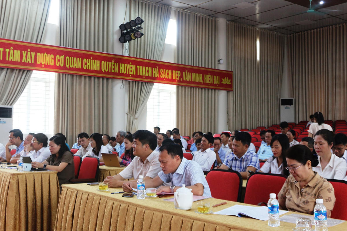 Đại biểu tham dự hội nghị.