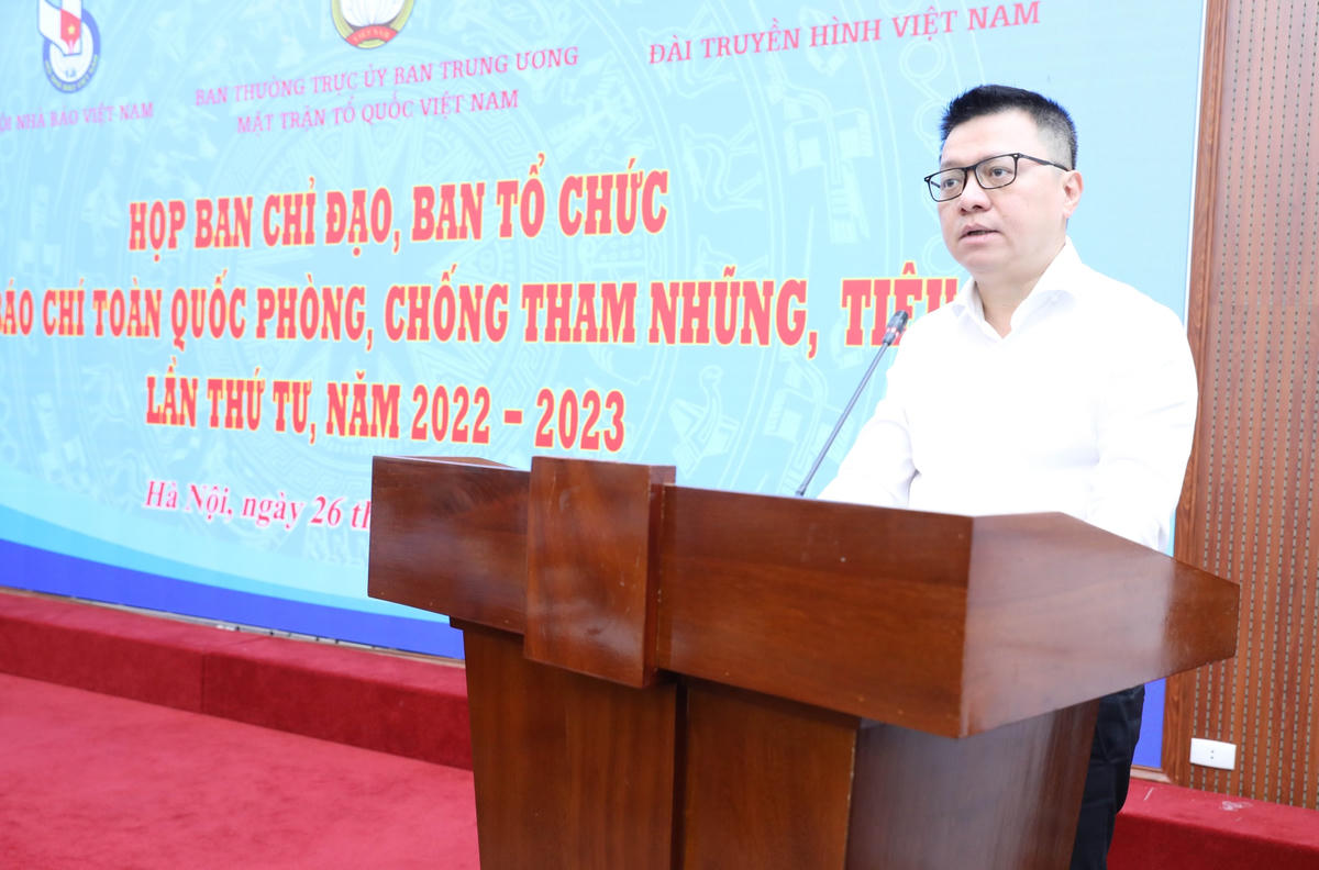 Ông Lê Quốc Minh, Uỷ viên Trung ương Đảng, Phó Trưởng ban Tuyên giáo Trung ương, Tổng Biên tập Báo Nhân dân, Chủ tịch Hội Nhà báo Việt Nam, Phó Trưởng Ban chỉ đạo Giải công bố Quyết định kiện toàn Ban Chỉ đạo, Ban Tổ chức giải.