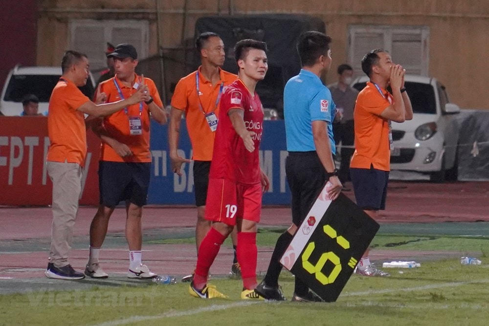 Phút thứ 62, tiền vệ Quang Hải vào sân từ ghế dự bị để thay cho tiền đạo Gustavo. (Ảnh: Việt Anh/Vietnam+).