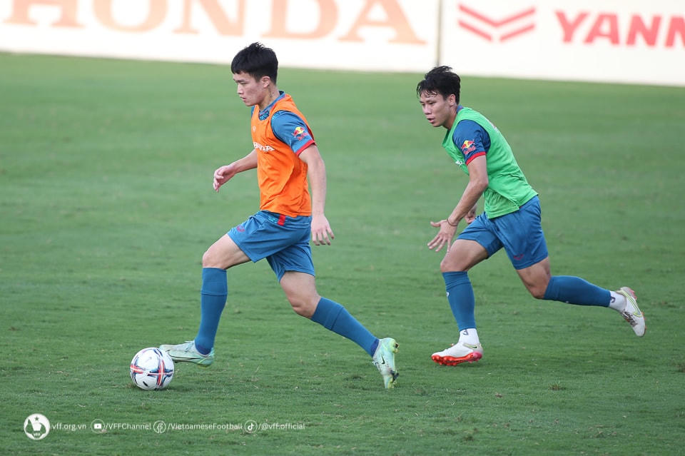 Thủ thành Nguyên Mạnh lỡ hẹn với 2 trận đấu FIFA Days 