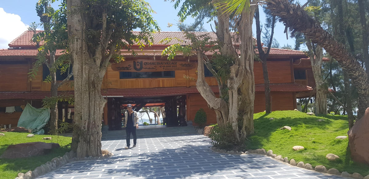 Khu nghỉ dưỡng homestay của hộ gia đình ông Uông Mạnh Tấn xây dựng trái phép trên đất trồng cây lâu năm tại xã Quảng Thái.