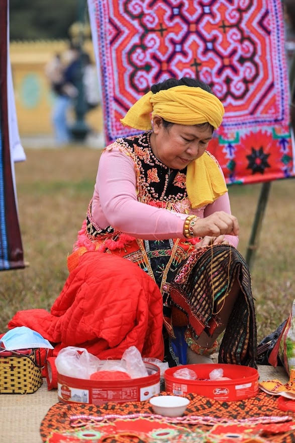 Nét đẹp văn hóa các dân tộc được trình diễn tại Làng Văn hóa.
