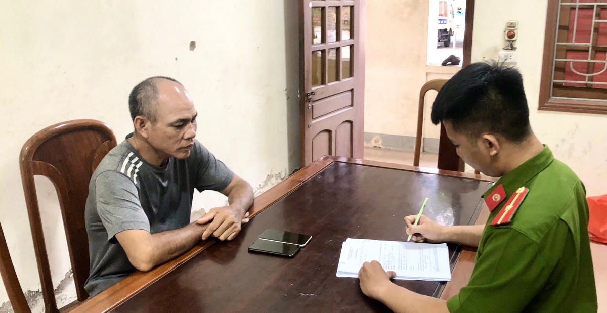 Đối tượng Phạm Trọng Hiếu tại cơ quan điều tra.