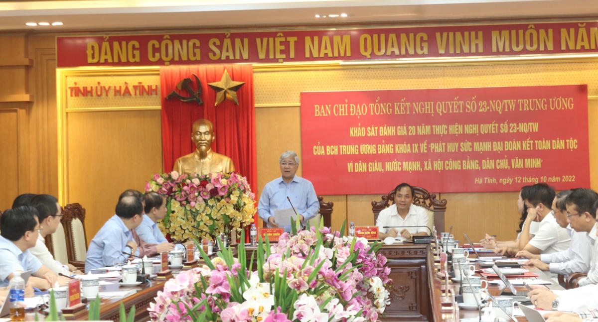 Toàn cảnh buổi làm việc.