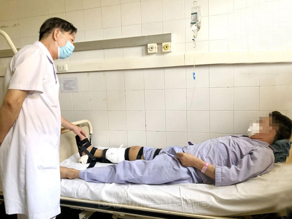 Điều trị cho bệnh nhân nguy kịch do đắp thuốc nam tại Bệnh viện Việt Nam - Thụy Điển Uông Bí.