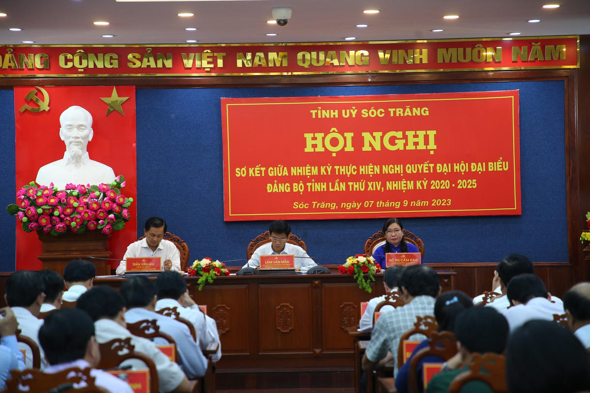 Quang cảnh hội nghị